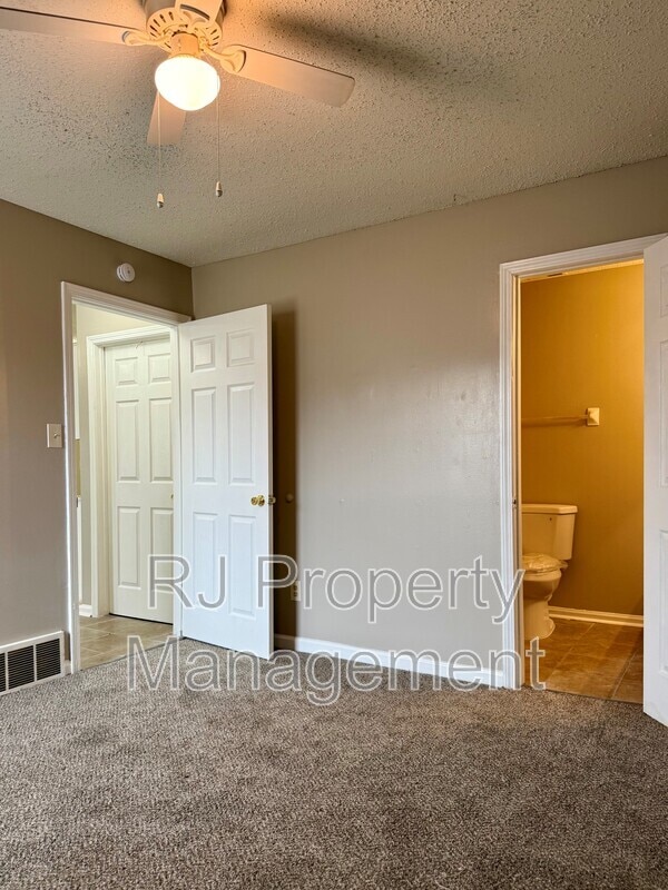 Building Photo - 4297 Kings Valley Cove E