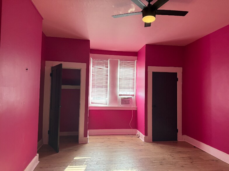 Building Photo - 466 Dayton St