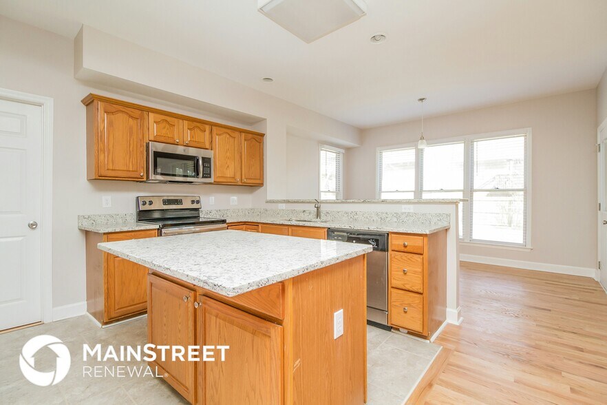 Building Photo - 4352 Cambridge Dr