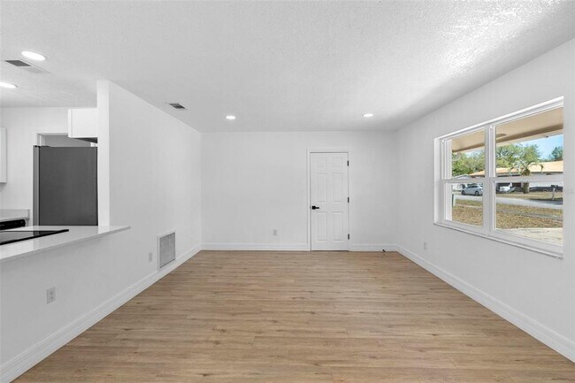 Building Photo - 2240 Conway Dr