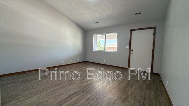 Building Photo - 4621 Prescott Ave