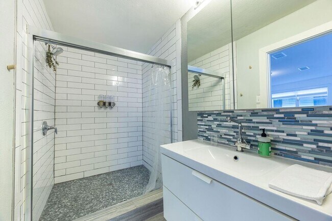 Building Photo - 4715 Carsonhill Dr