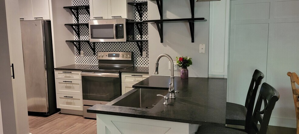 Building Photo - 50 Pebble Beach Cove
