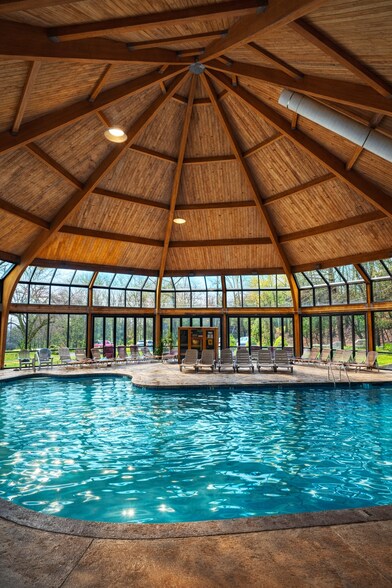 Building Photo - 14 Middle Village Way