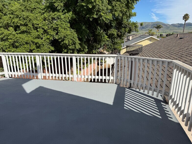 Building Photo - 522 Martita Plz