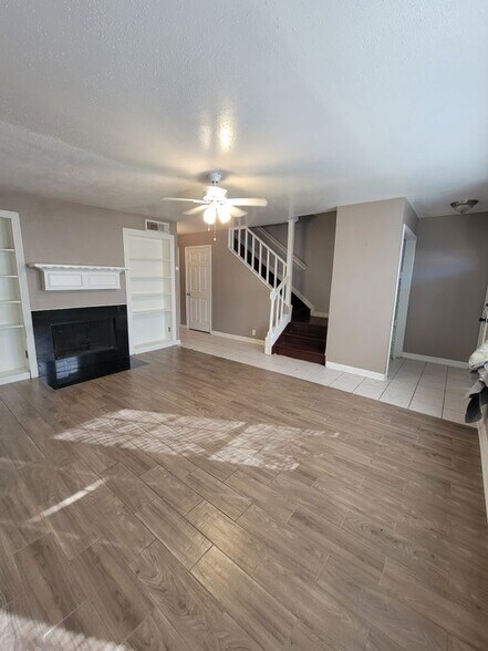 Building Photo - 11855 Algonquin Dr