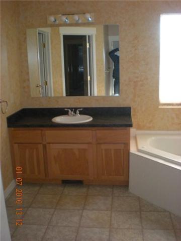 Building Photo - Beautiful 3 Bedroom 2 Bathroom House  **NE...