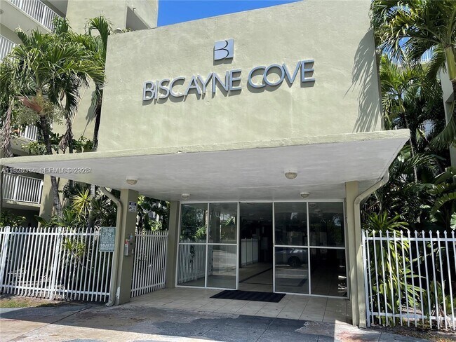 Building Photo - 665 NE 83rd Terrace