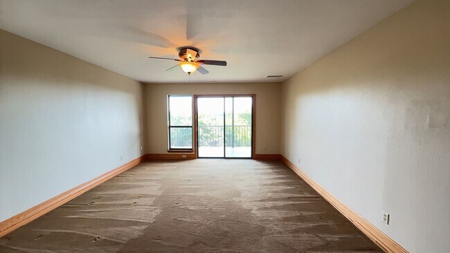 Building Photo - Welcome home to breathtaking views in this...
