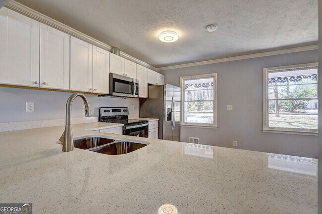 Building Photo - 469 Dogwood Dr NW