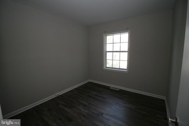 Building Photo - 114 Barnsfield Ct