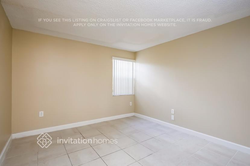 Building Photo - 5062 SW 154th Pl