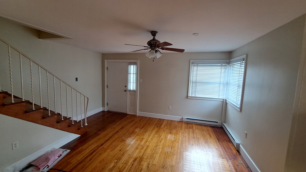 Building Photo - 99 Short St