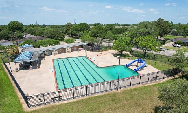 Building Photo - 5923 Dawnridge Dr