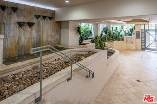 Building Photo - 15425 Antioch St