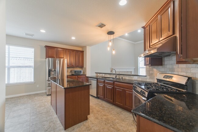 Building Photo - 139 S Rocky Point Cir
