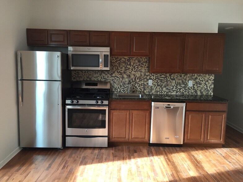 Building Photo - 601 N 39th St