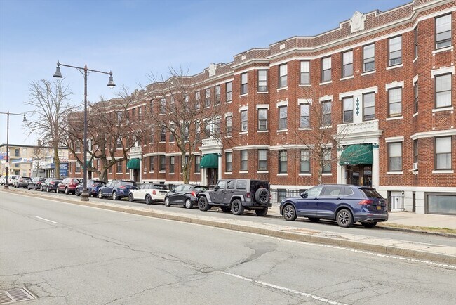 Building Photo - 1568 Commonwealth Ave