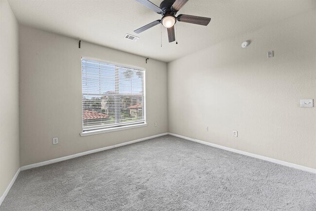 Building Photo - 903 Charo Pkwy