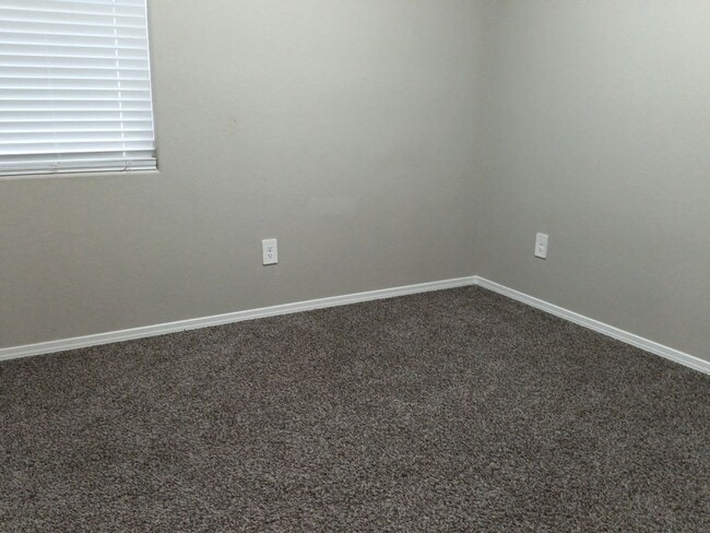 Building Photo - 3 Bedroom, 2 Bathroom Home! Schedule a Showing Today!