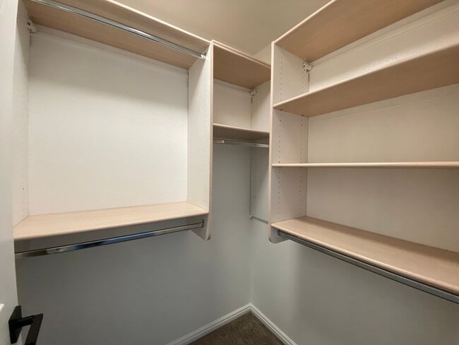 Building Photo - REMODELED 2 BEDROOM UNIT DOWNTOWN ST. GEORGE!