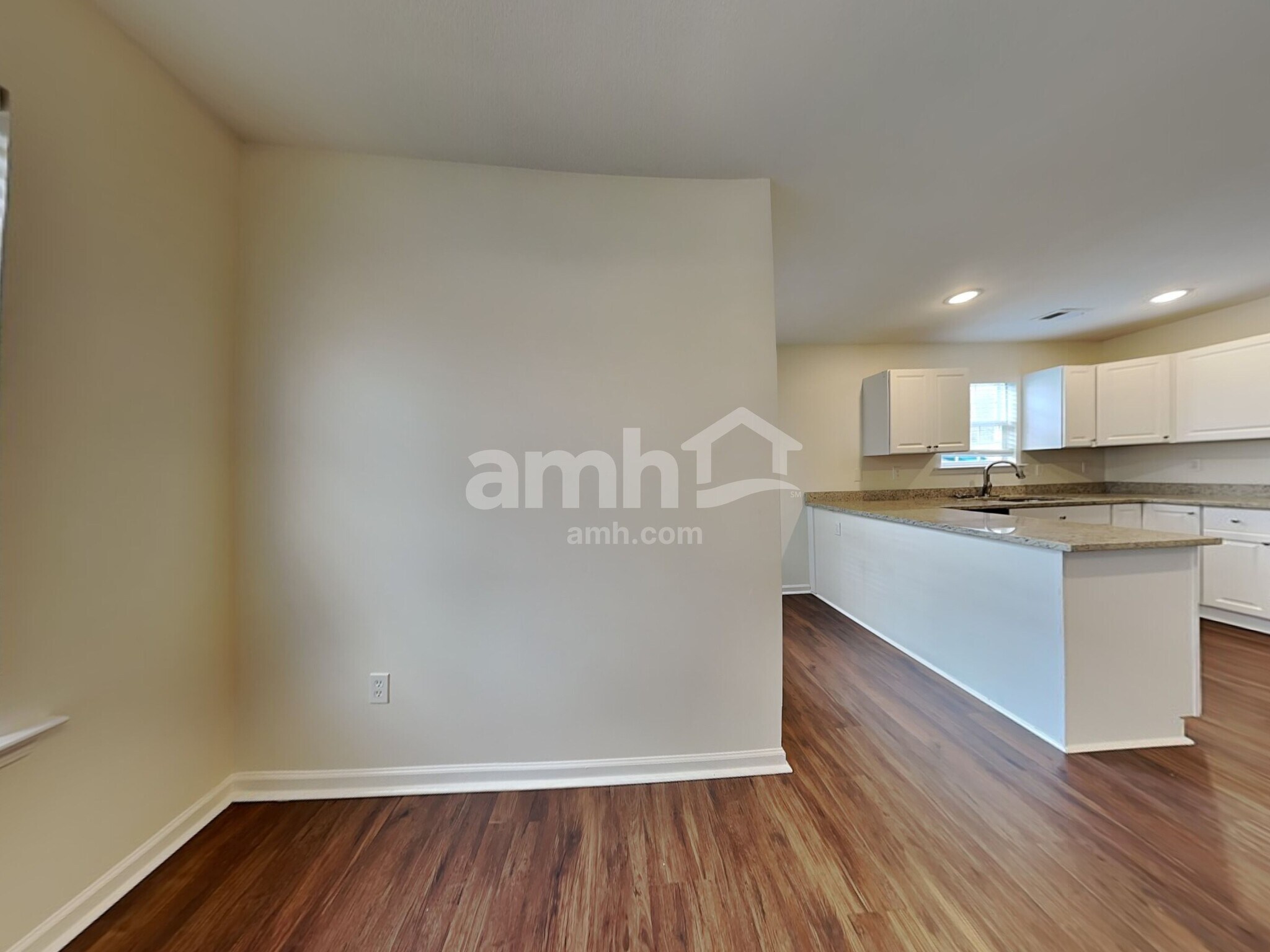 Building Photo - 200 Kingscreek Dr