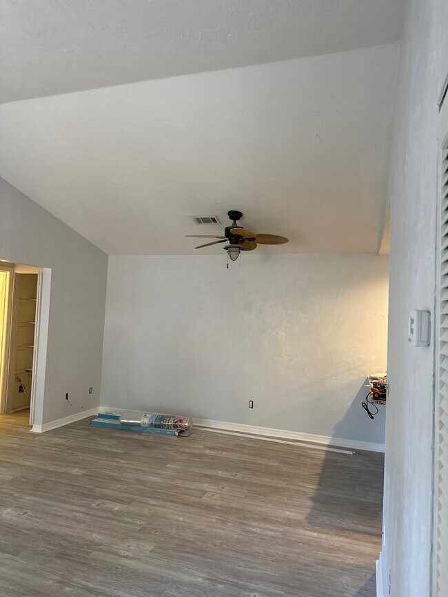 Dinning living open concept - 7 Fountain of Youth Blvd