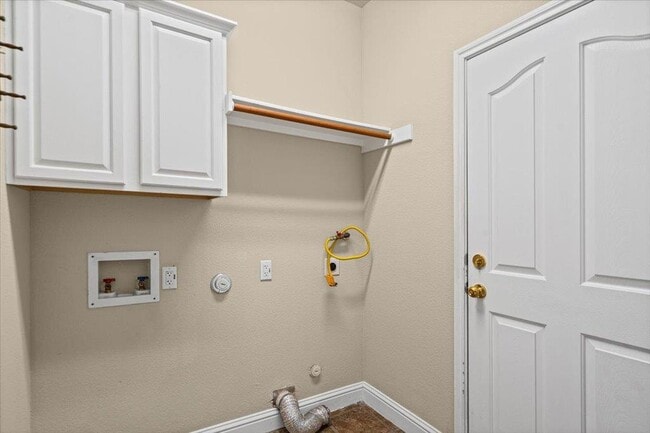 Building Photo - 6925 Larue Belle Cove