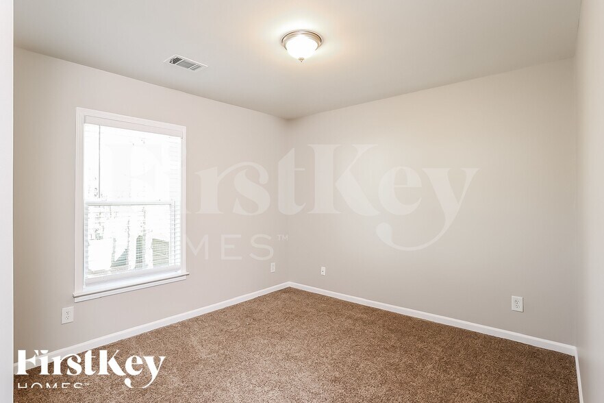 Building Photo - 59 Sugar Berry Pl