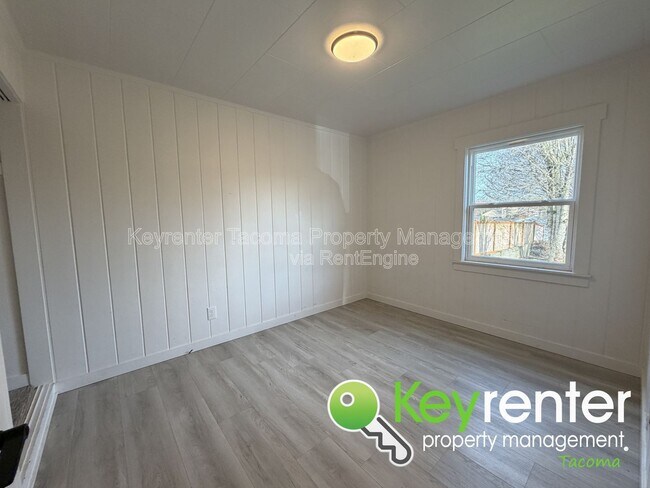 Building Photo - 1823 S Sprague Ave