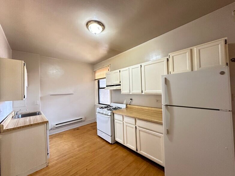 Building Photo - 1314 Oak Ave