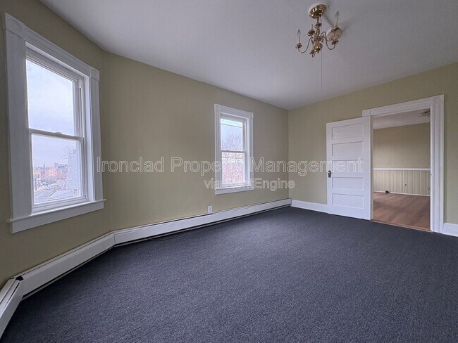 Building Photo - 242 Washington St