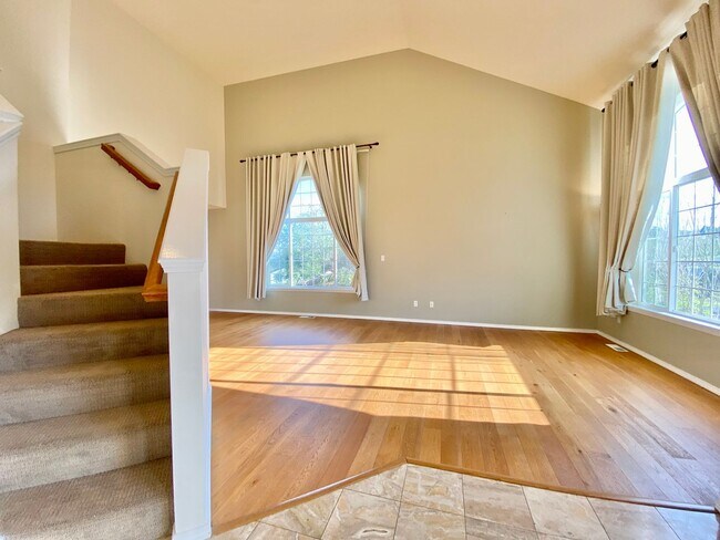 Building Photo - West Valley Home on a Hill