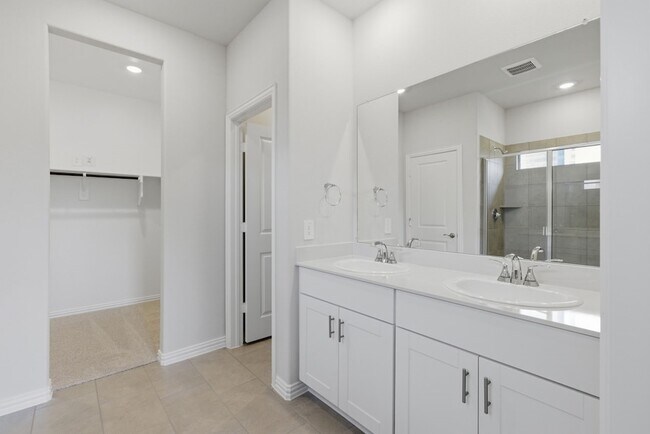 Building Photo - 501 Green Gables Dr