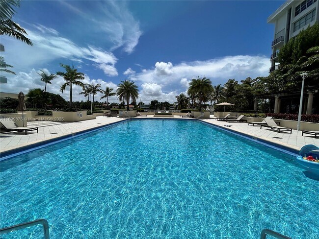 Building Photo - 5600 Collins Ave