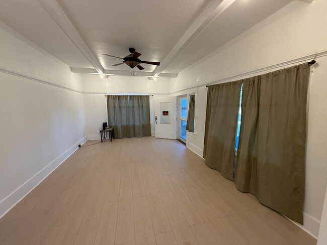 Building Photo - 563 San Francisco Ave