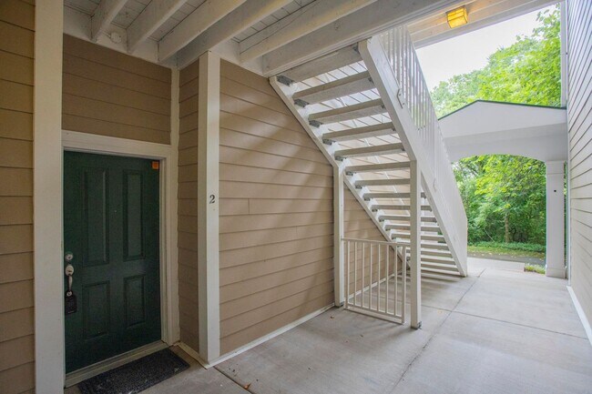 Building Photo - 8441 Callabee Way