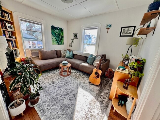 Building Photo - 14 Fairview Ave