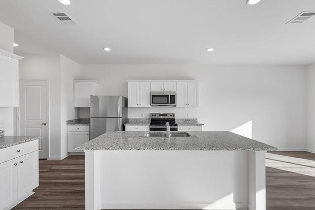 Building Photo - 2018 Prairie Ln