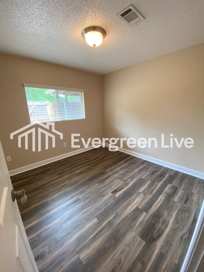 Building Photo - 70 Boreal Ct