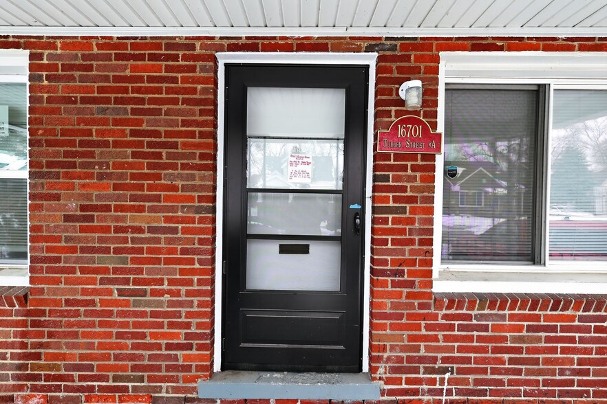 Building Photo - 16701 Tuller St