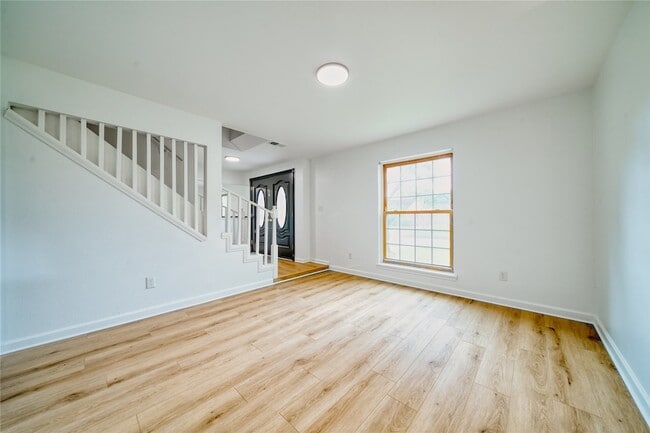 Building Photo - 7914 Oakington Dr