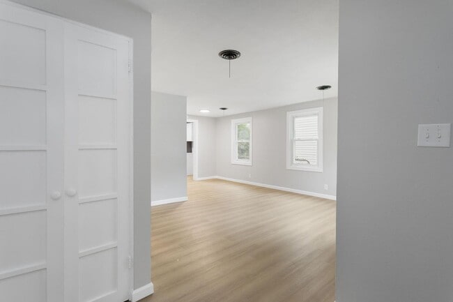 Building Photo - 1129 Beale St