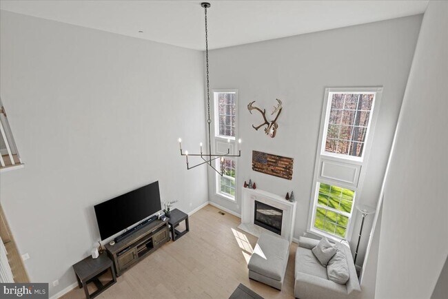 Building Photo - 2061 St Pauls Ct