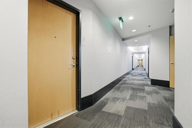 Building Photo - 923 Peachtree St NE