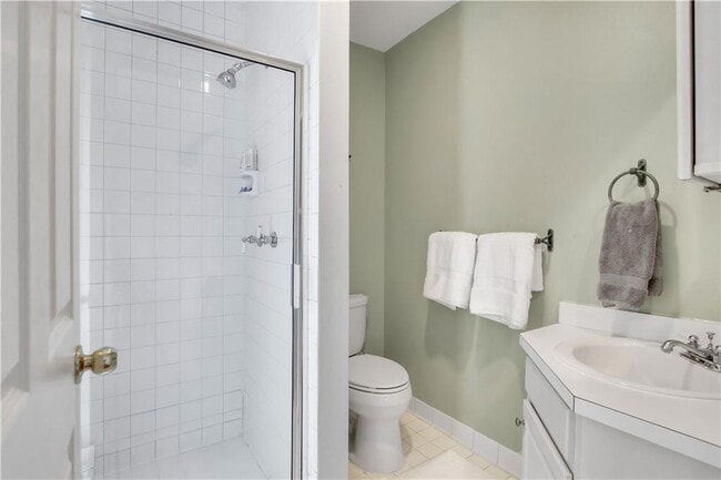 Building Photo - 925 Highland Terrace NE