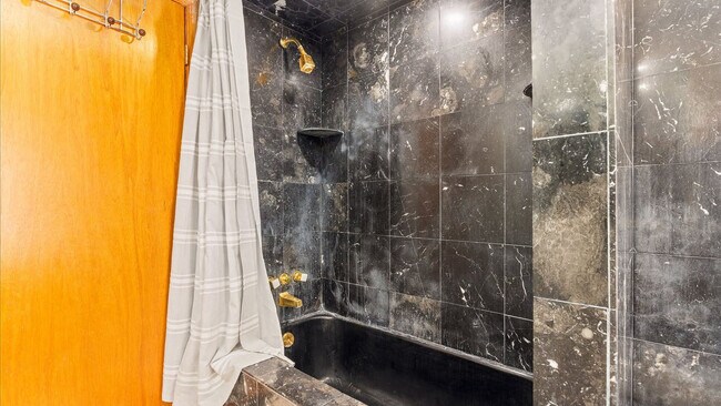 Building Photo - 27 S Oakland Ave