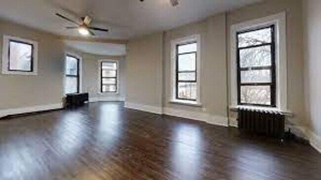 Building Photo - Grand Ave. Property