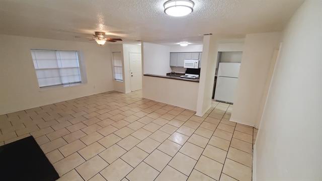Building Photo - 3427 Republic Dr