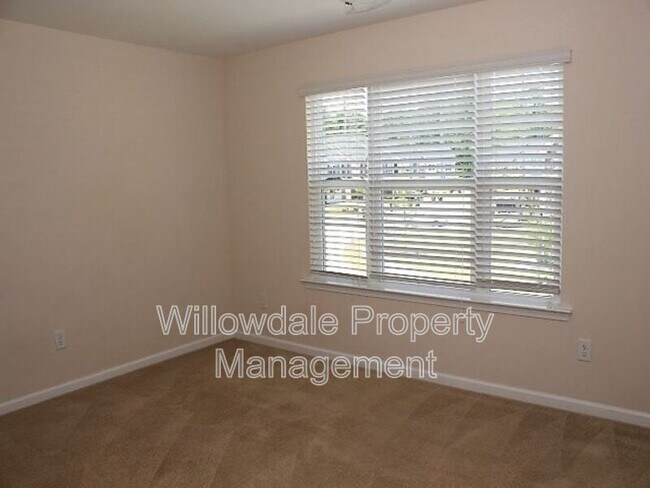 Building Photo - 1064 Midvale Ave